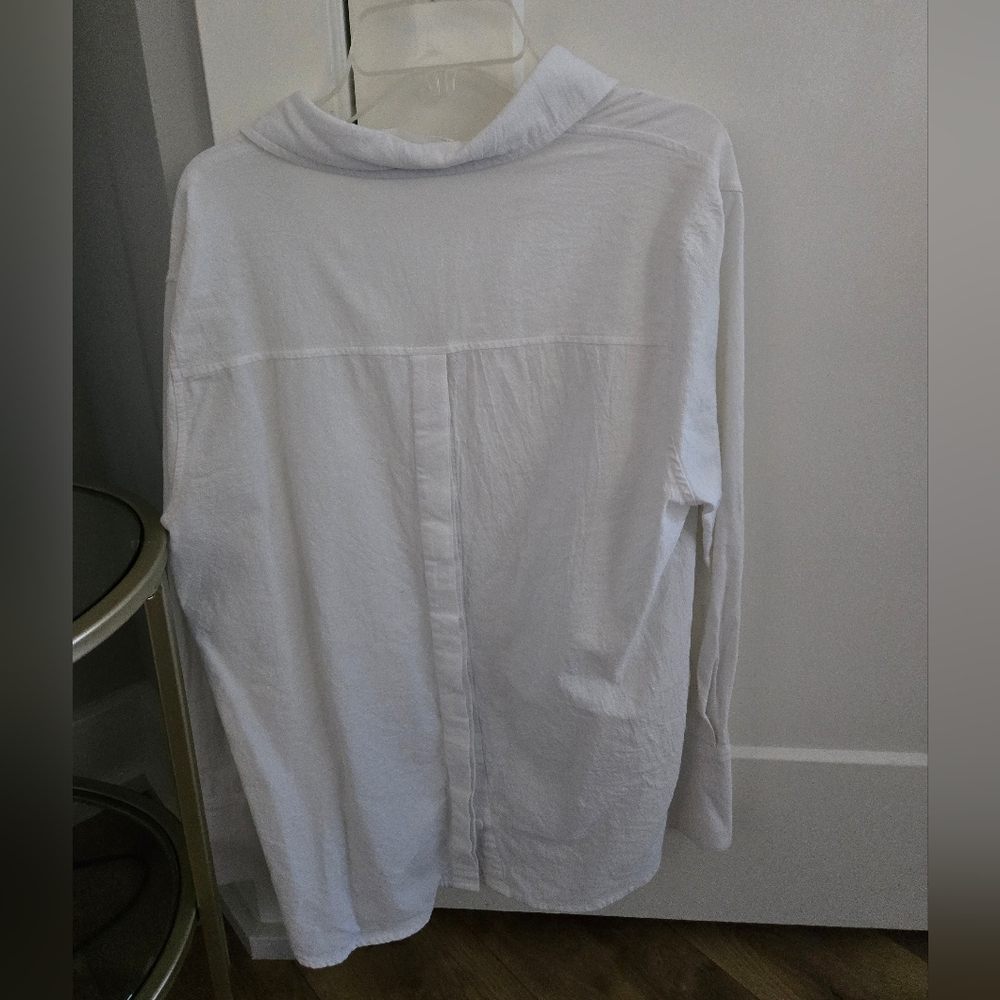 Sovere Button Down Top, Size Small - Picture 3 of 4